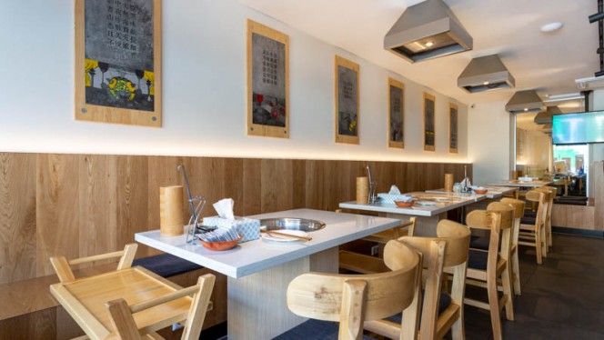 Het restaurant - Yuan's Hot Pot 袁记串串香, Amesterdão