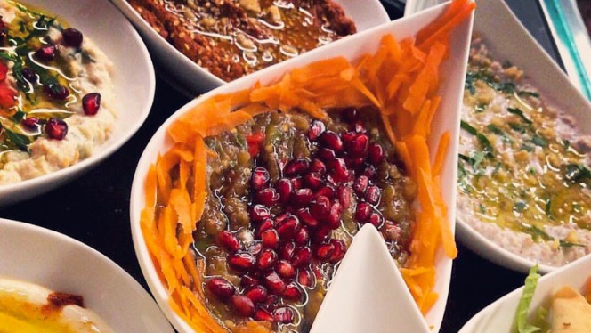 Suggestie - SHAM (Witte de Withstraat), Amesterdão