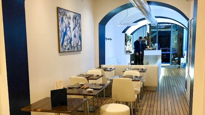 Veduta dell interno - Madame Gu, Rome