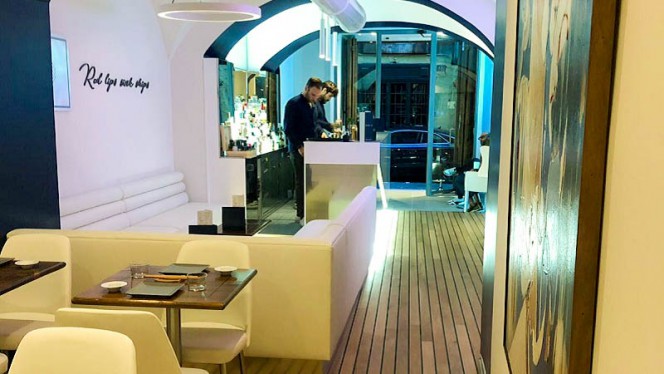 Veduta dell interno - Madame Gu, Rome