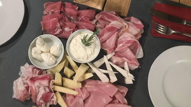 Il Maiale Tranquillo e i Formaggi Delicati - La Sala del Vino, Milan