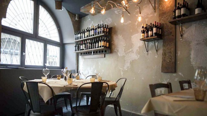 sala ingresso con Tavola Rotonda - El Mora, Milan