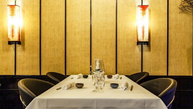 Veduta dell interno - Momo, Milan