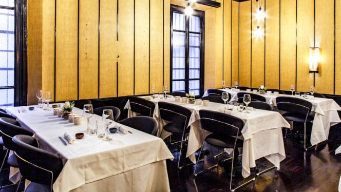 Veduta dell interno - Momo, Milan