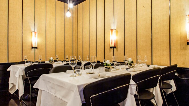 Veduta dell interno - Momo, Milan