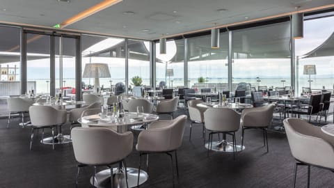 River Lounge – MYRIAD by SANA Hotels, Lisbon