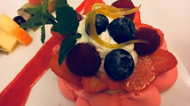La Bonne Table In Clichy Restaurant Reviews Menu And Prices