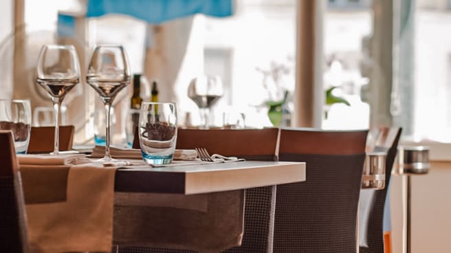 La Bonne Table In Clichy Restaurant Reviews Menu And Prices