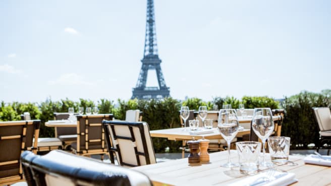 Cafe De L Homme In Paris Restaurant Reviews Menu And Prices