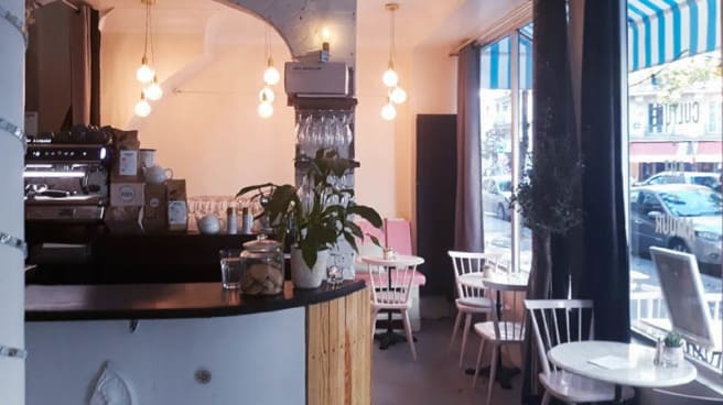 Restaurant Bogibar A Paris 75017 Batignolles Place De Clichy