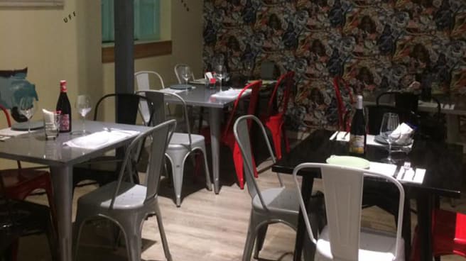restaurante Old World monkey de galliforme sevilla