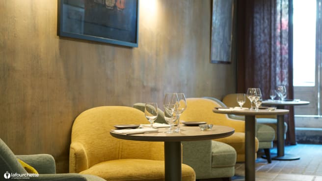 Mantel Table 22 In Cannes Restaurant Reviews Menu And Prices