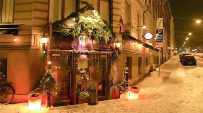 Moon Thai In Goteborg Restaurant Reviews Menu And Prices
